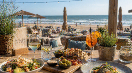 Hapje eten aan het strand